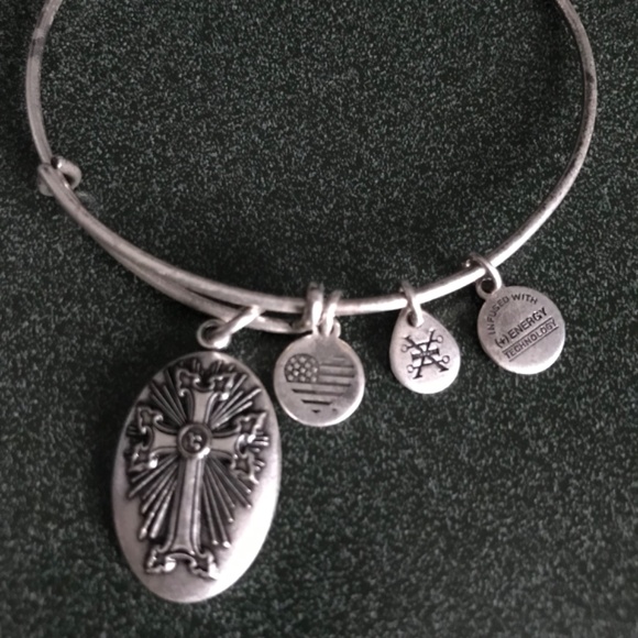 Alex and Ani Expandable Wire Bracelet Armenian Cross Charm - Picture 4 of 10